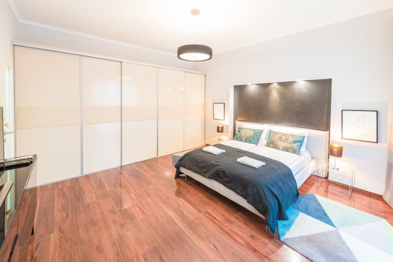 Oasis Apartments - Liberty Bridge Budapest Bagian luar foto